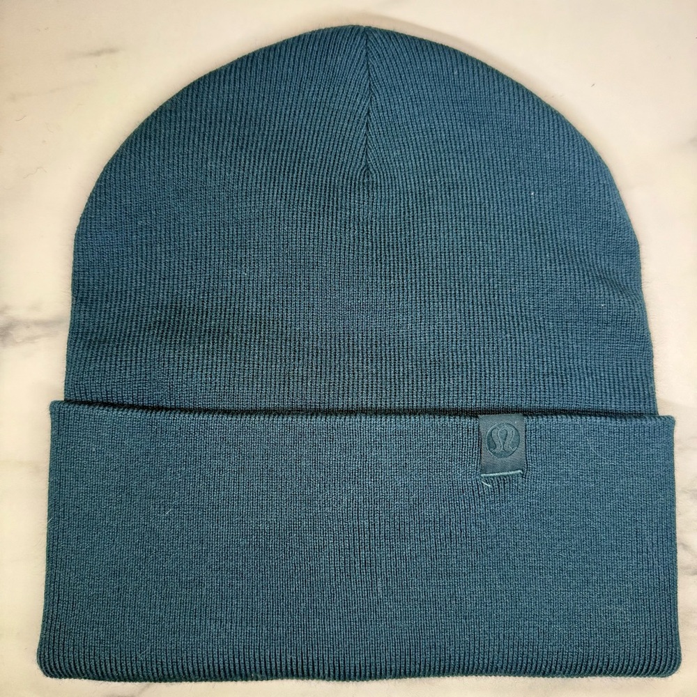 NWT Lululemon Warm Revelation Beanie in “Crispin Green”, Merino Wool Blend